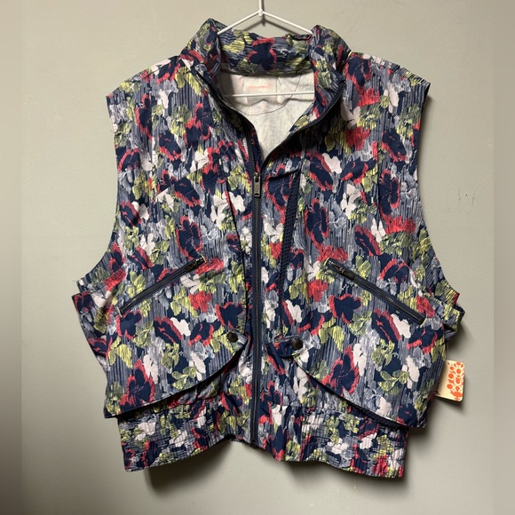 NWT FP Movement Off The Grid Printed Vest Medium Retail $118 - Picture 5 of 7